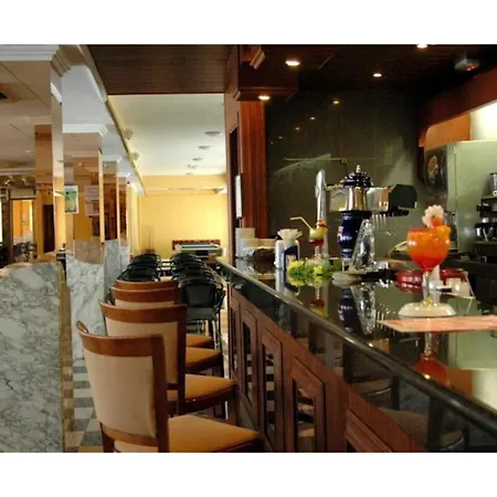 Santa Monica Playa 3* Салоу