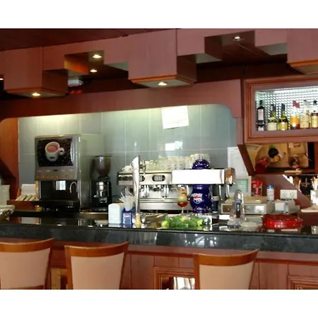 Santa Monica Playa 3* Салоу